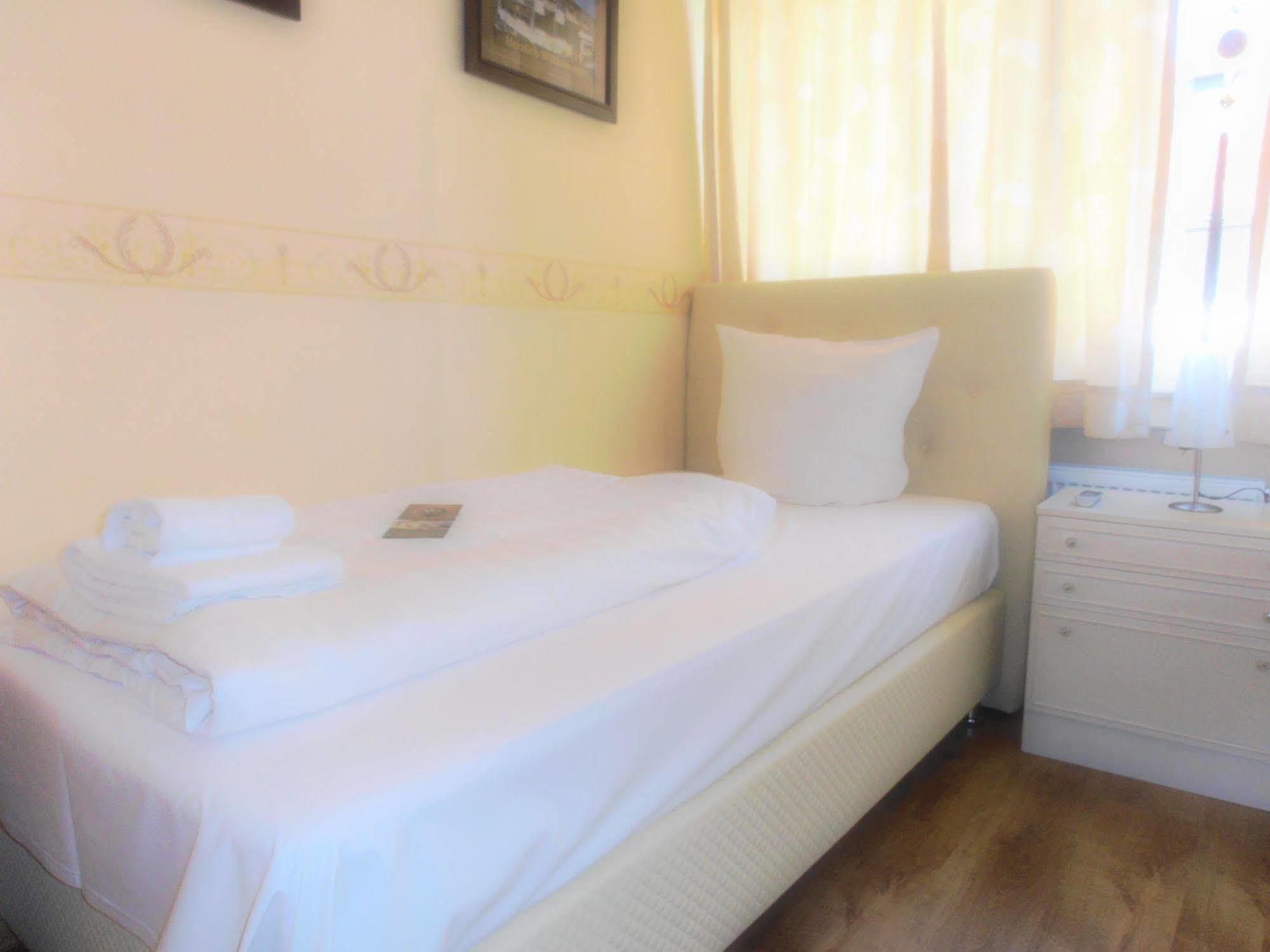 Hotel Royal Bad Salzuflen Bagian luar foto